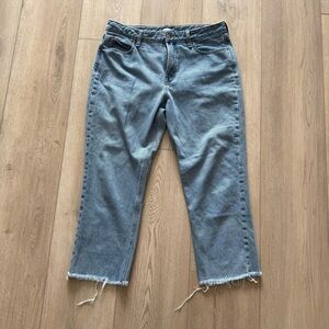 Old Navy High Rise‎ Cropped Raw Edge Light Wash Denim Dad Jeans Women’s 10 EUC